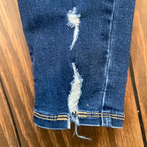 Old Navy Rockstar Super Skinny Jeggings size 18. Dark blue factory distressed ❤️ - Picture 10 of 13
